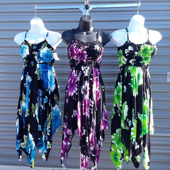 Dresses - Picture 2 of 2